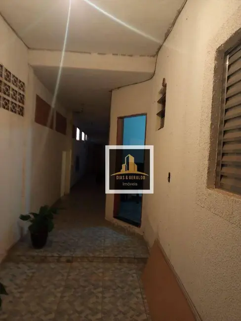 Casa com 6 quartos à venda, 250m2 em Sao Jose Dos Campos - SP - imagem 2 Foto 2 de Casa com 6 quartos à venda, 250m2 em Sao Jose Dos Campos - SP