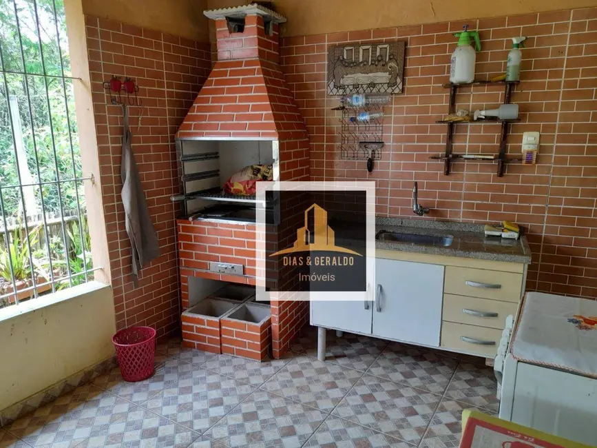 Chácara com 3 quartos à venda, 751m2 em Paraibuna - SP - imagem 4 Foto 4 de Chácara com 3 quartos à venda, 751m2 em Paraibuna - SP