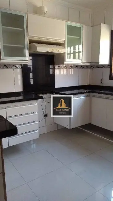 Foto 4 de Sobrado com 3 quartos para alugar, 125m2 em Sao Jose Dos Campos - SP