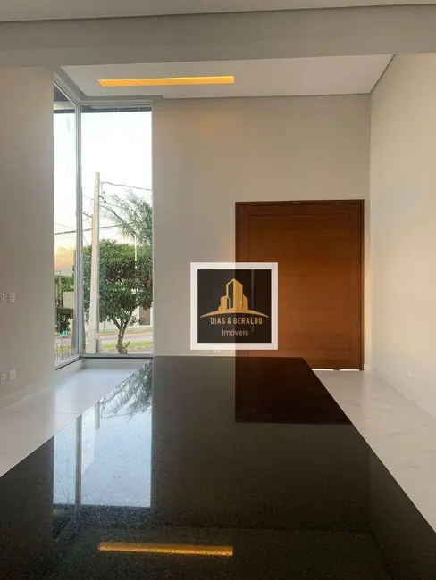 Foto 3 de Casa de Condomínio com 3 quartos à venda, 300m2 em Cacapava - SP