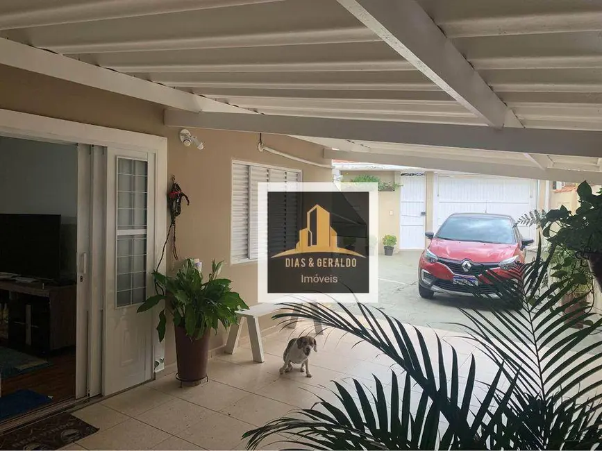 Foto 2 de Casa com 2 quartos à venda, 172m2 em Sao Jose Dos Campos - SP