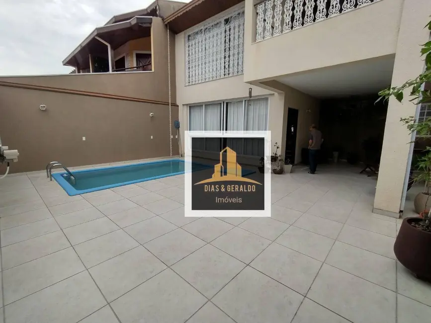 Foto 1 de Sobrado com 3 quartos à venda, 250m2 em Sao Jose Dos Campos - SP