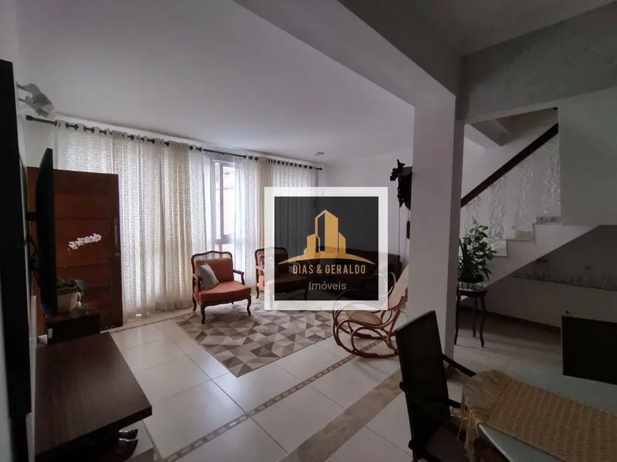 Foto 8 de Sobrado com 3 quartos à venda, 250m2 em Sao Jose Dos Campos - SP