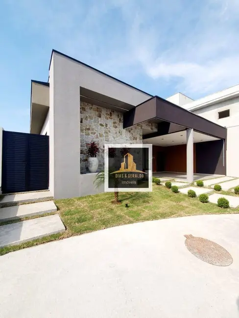 Foto 1 de Casa de Condomínio com 3 quartos à venda, 307m2 em Jardim Jacinto, Jacarei - SP