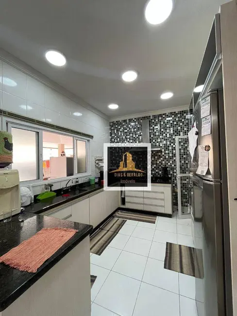 Sobrado com 3 quartos à venda, 430m2 em Loteamento Villa Branca, Jacarei - SP - imagem 4 Foto 4 de Sobrado com 3 quartos à venda, 430m2 em Loteamento Villa Branca, Jacarei - SP