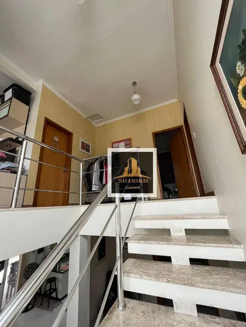 Sobrado com 3 quartos à venda, 430m2 em Loteamento Villa Branca, Jacarei - SP - imagem 9 Foto 9 de Sobrado com 3 quartos à venda, 430m2 em Loteamento Villa Branca, Jacarei - SP