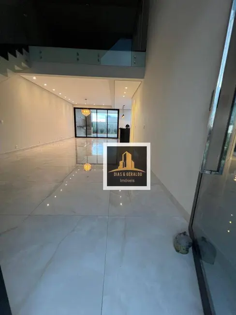 Foto 3 de Sobrado com 4 quartos à venda, 250m2 em Jacarei - SP