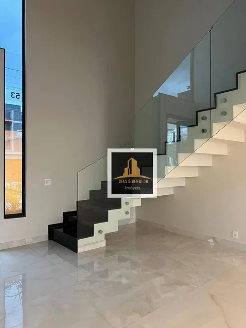 Foto 9 de Sobrado com 4 quartos à venda, 250m2 em Jacarei - SP