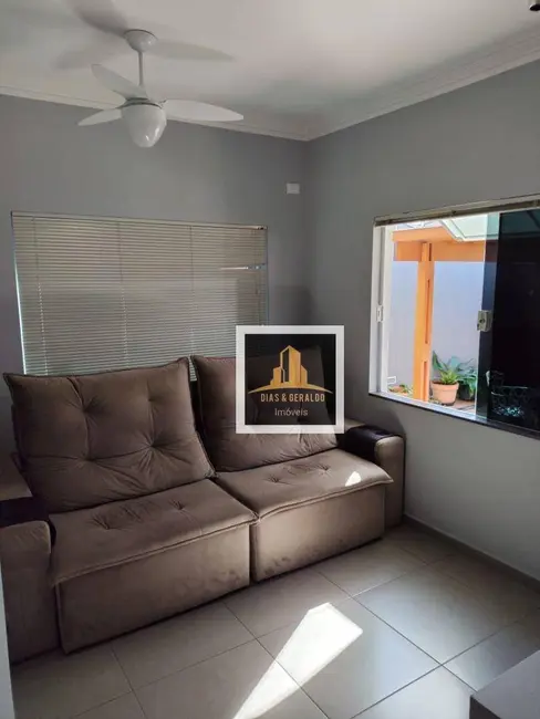 Foto 1 de Casa com 3 quartos à venda, 250m2 em Jacarei - SP