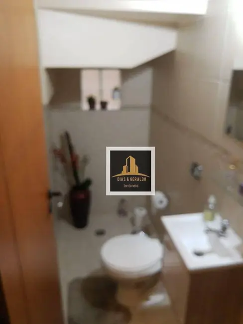 Sobrado com 3 quartos à venda, 250m2 em Sao Jose Dos Campos - SP - imagem 4 Foto 4 de Sobrado com 3 quartos à venda, 250m2 em Sao Jose Dos Campos - SP