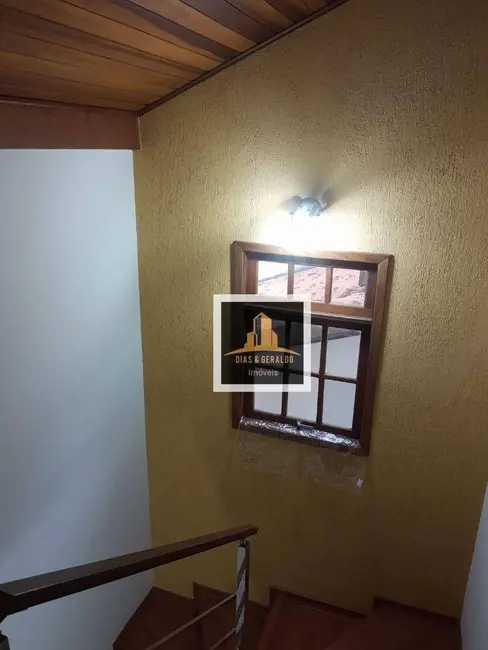 Sobrado com 3 quartos à venda, 250m2 em Sao Jose Dos Campos - SP - imagem 8 Foto 8 de Sobrado com 3 quartos à venda, 250m2 em Sao Jose Dos Campos - SP