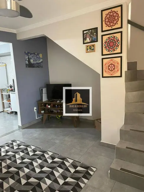 Foto 1 de Sobrado com 2 quartos à venda, 90m2 em Sao Jose Dos Campos - SP