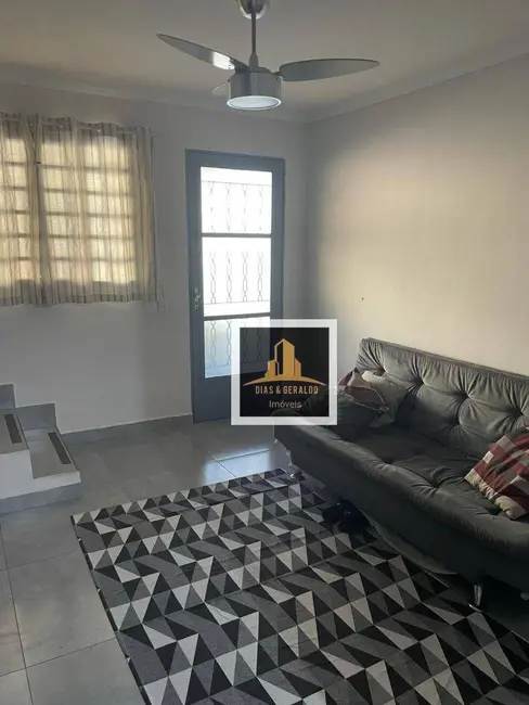 Foto 2 de Sobrado com 2 quartos à venda, 90m2 em Sao Jose Dos Campos - SP