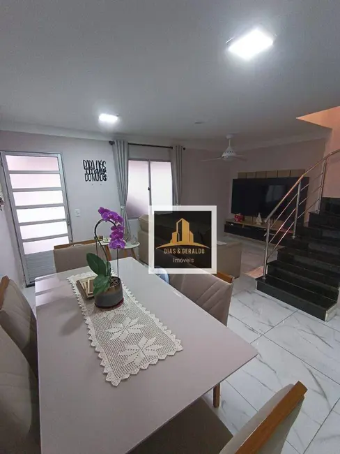 Foto 2 de Sobrado com 2 quartos à venda, 80m2 em Sao Jose Dos Campos - SP