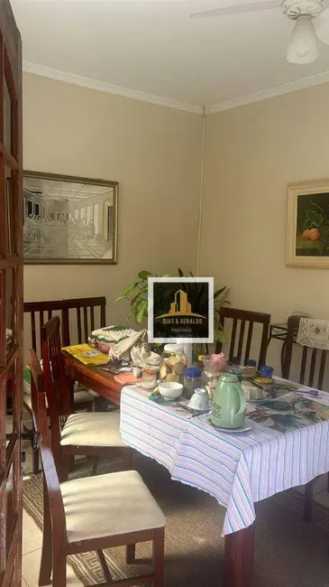 Foto 5 de Casa com 2 quartos à venda, 250m2 em Jacarei - SP