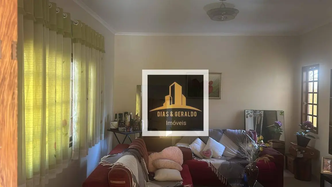 Foto 4 de Casa com 2 quartos à venda, 250m2 em Jacarei - SP