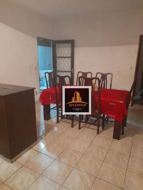 Casa com 3 quartos à venda, 280m2 em Sao Jose Dos Campos - SP - imagem 4 Foto 4 de Casa com 3 quartos à venda, 280m2 em Sao Jose Dos Campos - SP