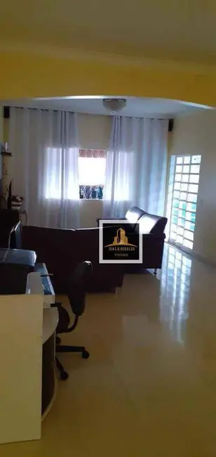 Sobrado com 2 quartos à venda, 180m2 em Sao Jose Dos Campos - SP - imagem 6 Foto 6 de Sobrado com 2 quartos à venda, 180m2 em Sao Jose Dos Campos - SP