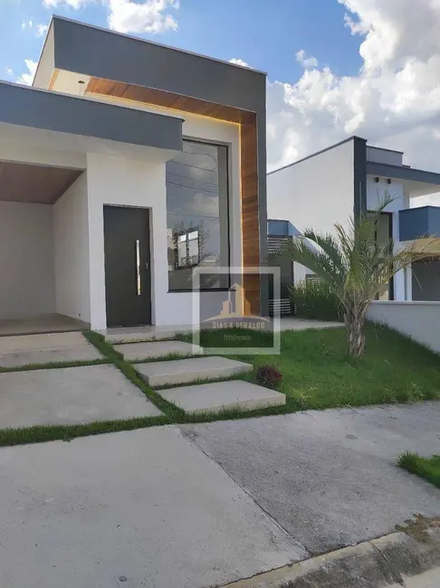 Foto 2 de Casa de Condomínio com 3 quartos à venda, 250m2 em Parque Residencial Maria Elmira, Cacapava - SP
