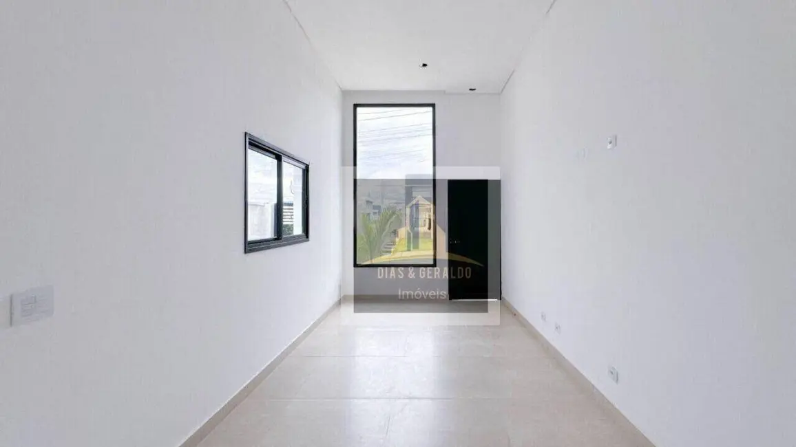 Foto 5 de Casa de Condomínio com 3 quartos à venda, 250m2 em Parque Residencial Maria Elmira, Cacapava - SP