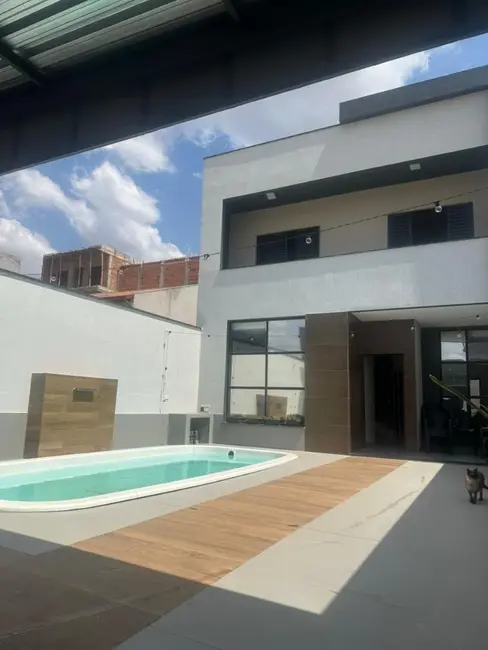 Foto 2 de Sobrado com 3 quartos à venda, 175m2 em Sao Jose Dos Campos - SP