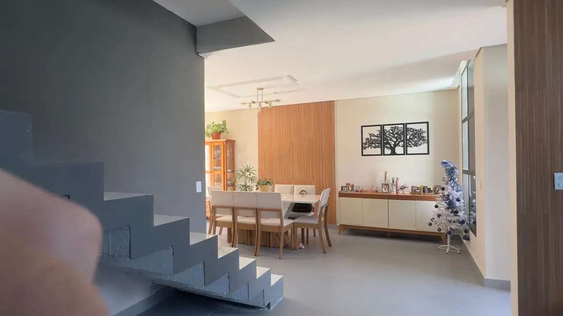 Foto 4 de Sobrado com 3 quartos à venda, 175m2 em Sao Jose Dos Campos - SP