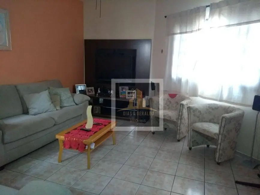Foto 3 de Casa com 3 quartos à venda, 250m2 em Cidade Jardim, Jacarei - SP