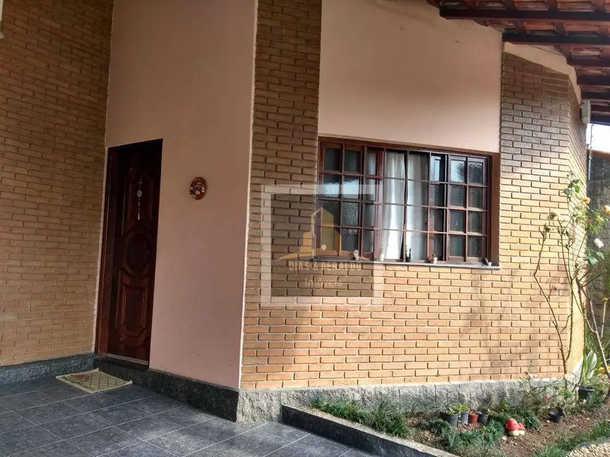 Foto 1 de Casa com 3 quartos à venda, 250m2 em Cidade Jardim, Jacarei - SP