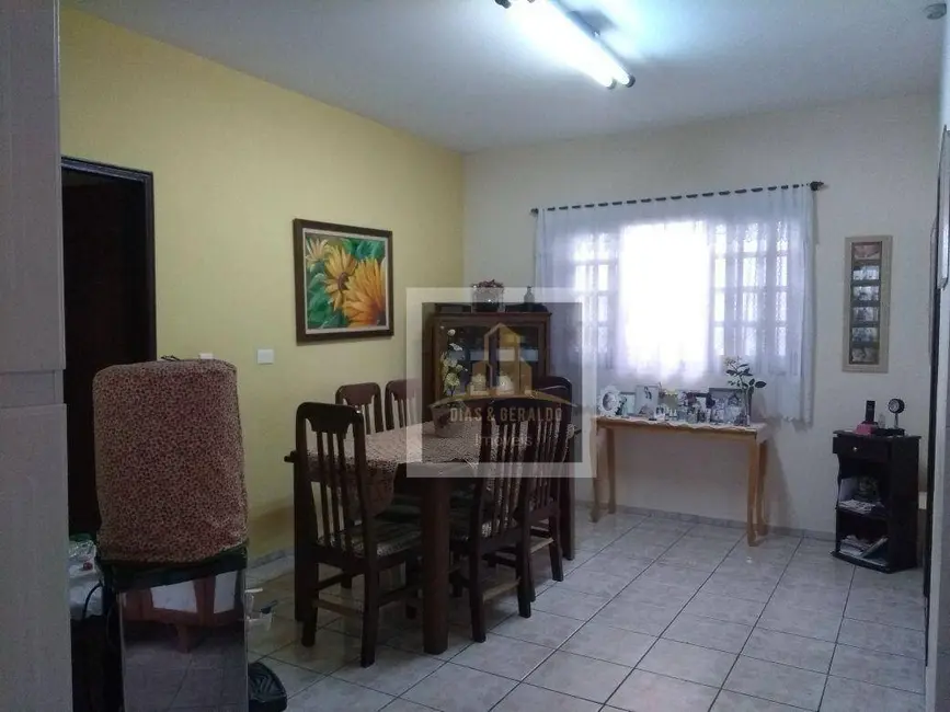 Foto 5 de Casa com 3 quartos à venda, 250m2 em Cidade Jardim, Jacarei - SP