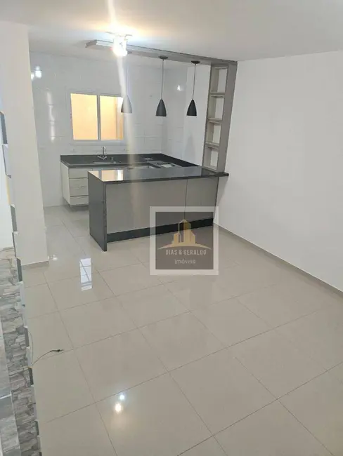 Foto 1 de Sobrado com 2 quartos à venda e para alugar, 72m2 em Loteamento Vila Romana, Jacarei - SP