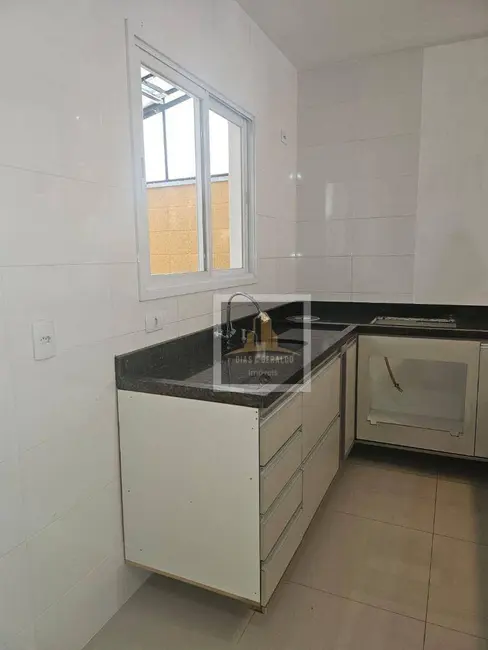 Sobrado com 2 quartos à venda e para alugar, 72m2 em Loteamento Vila Romana, Jacarei - SP - imagem 2 Foto 2 de Sobrado com 2 quartos à venda e para alugar, 72m2 em Loteamento Vila Romana, Jacarei - SP