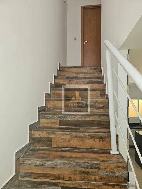 Sobrado com 2 quartos à venda e para alugar, 72m2 em Loteamento Vila Romana, Jacarei - SP - imagem 7 Foto 7 de Sobrado com 2 quartos à venda e para alugar, 72m2 em Loteamento Vila Romana, Jacarei - SP