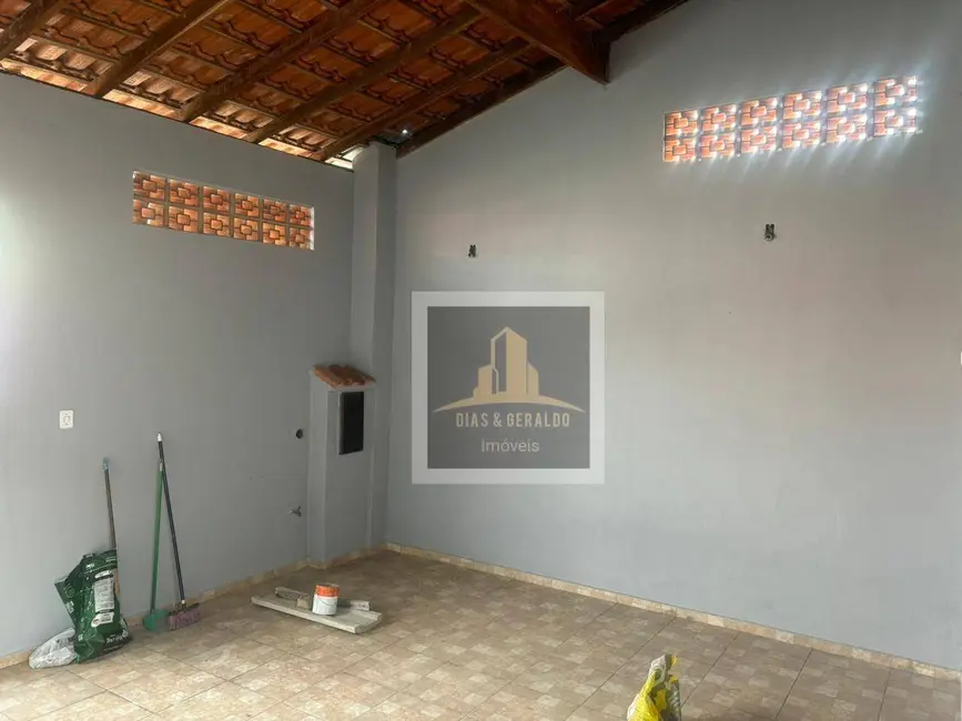 Foto 2 de Casa com 2 quartos à venda, 126m2 em Jardim Santa Marina, Jacarei - SP