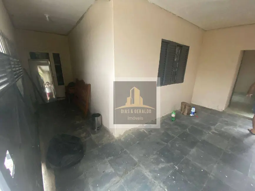 Foto 4 de Casa com 1 quarto para alugar, 250m2 em Jardim Mesquita, Jacarei - SP