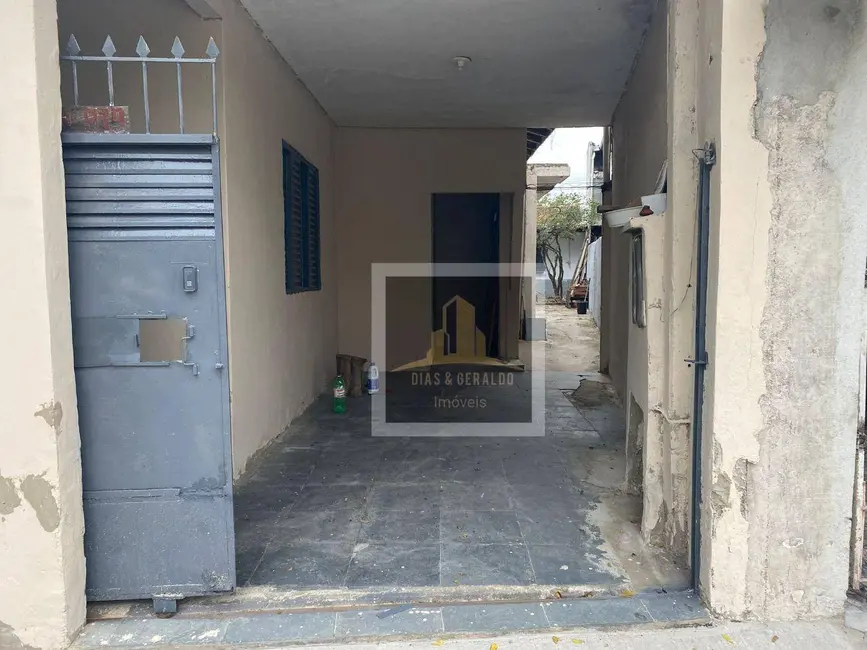 Foto 3 de Casa com 1 quarto para alugar, 250m2 em Jardim Mesquita, Jacarei - SP