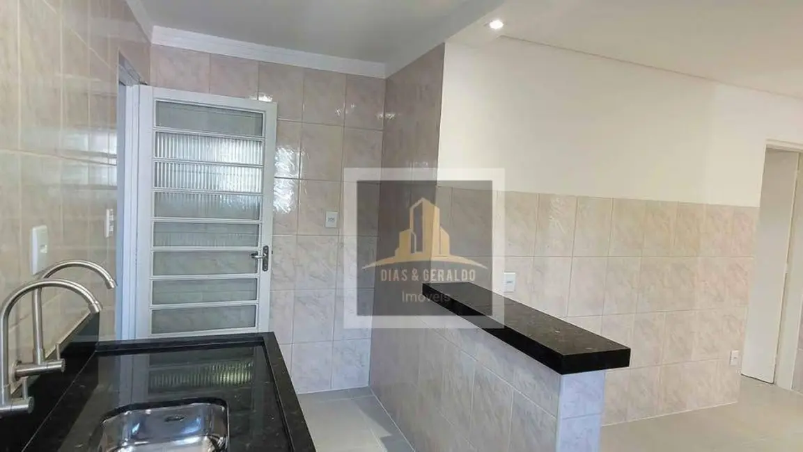 Foto 2 de Casa com 2 quartos à venda, 150m2 em Sao Jose Dos Campos - SP
