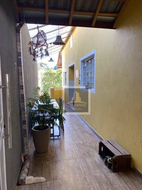 Casa com 3 quartos à venda, 219m2 em Sao Jose Dos Campos - SP - imagem 3 Foto 3 de Casa com 3 quartos à venda, 219m2 em Sao Jose Dos Campos - SP