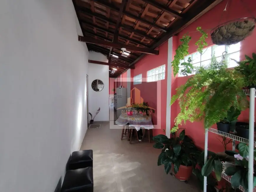 Foto 3 de Casa com 5 quartos à venda, 300m2 em Sao Jose Dos Campos - SP