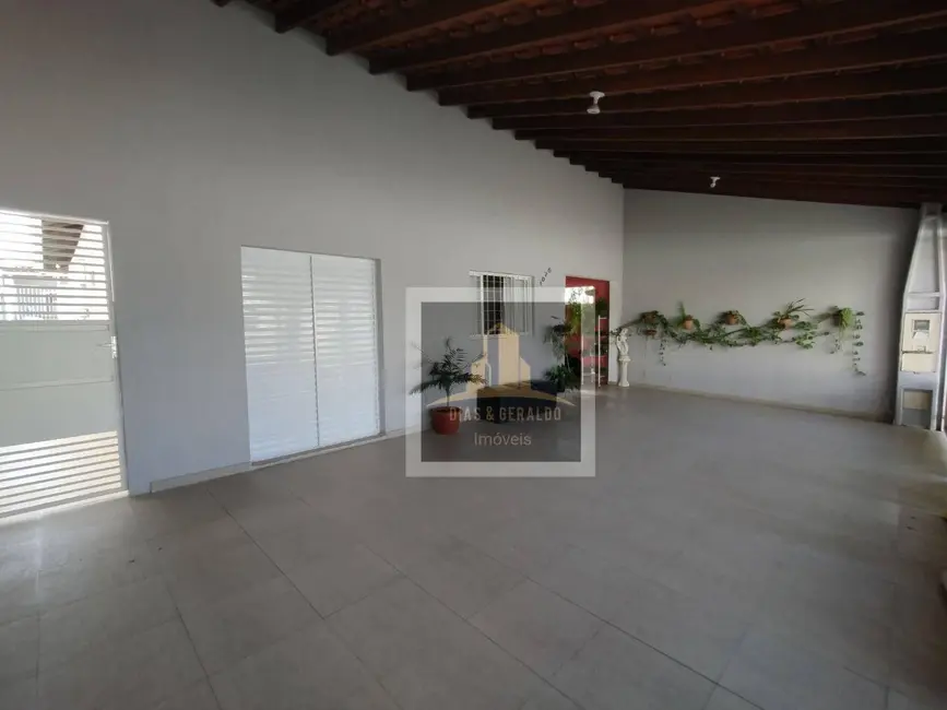 Foto 2 de Casa com 5 quartos à venda, 300m2 em Sao Jose Dos Campos - SP