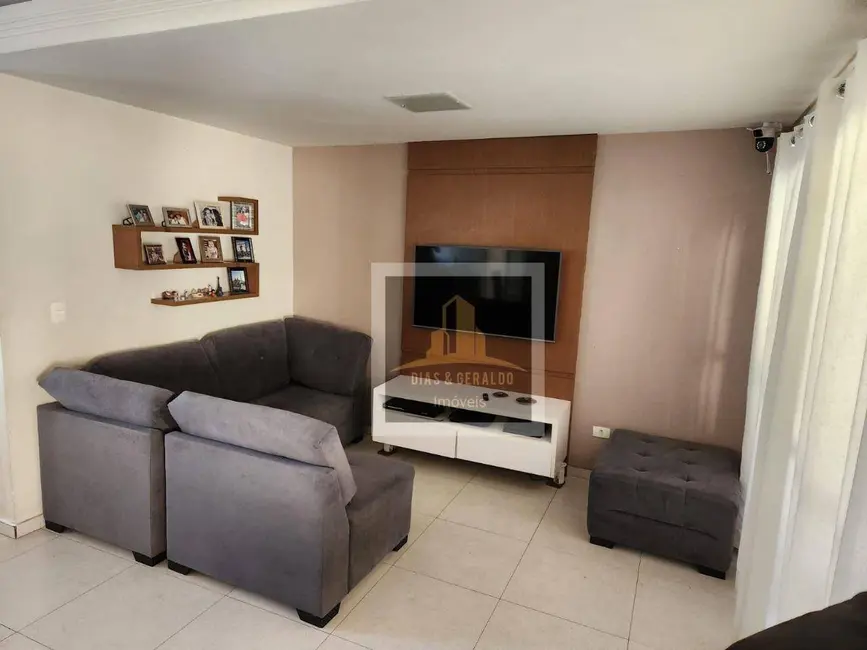 Foto 4 de Sobrado com 3 quartos à venda, 250m2 em Jacarei - SP