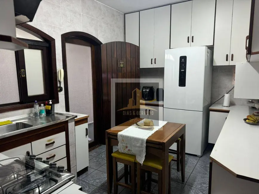 Casa com 3 quartos à venda, 270m2 em Sao Jose Dos Campos - SP - imagem 3 Foto 3 de Casa com 3 quartos à venda, 270m2 em Sao Jose Dos Campos - SP