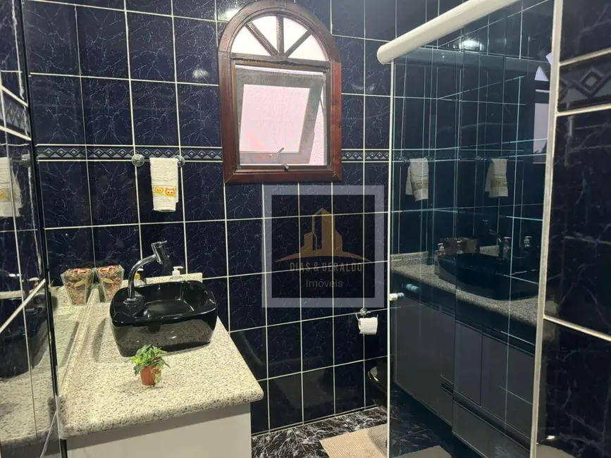 Casa com 3 quartos à venda, 270m2 em Sao Jose Dos Campos - SP - imagem 9 Foto 9 de Casa com 3 quartos à venda, 270m2 em Sao Jose Dos Campos - SP