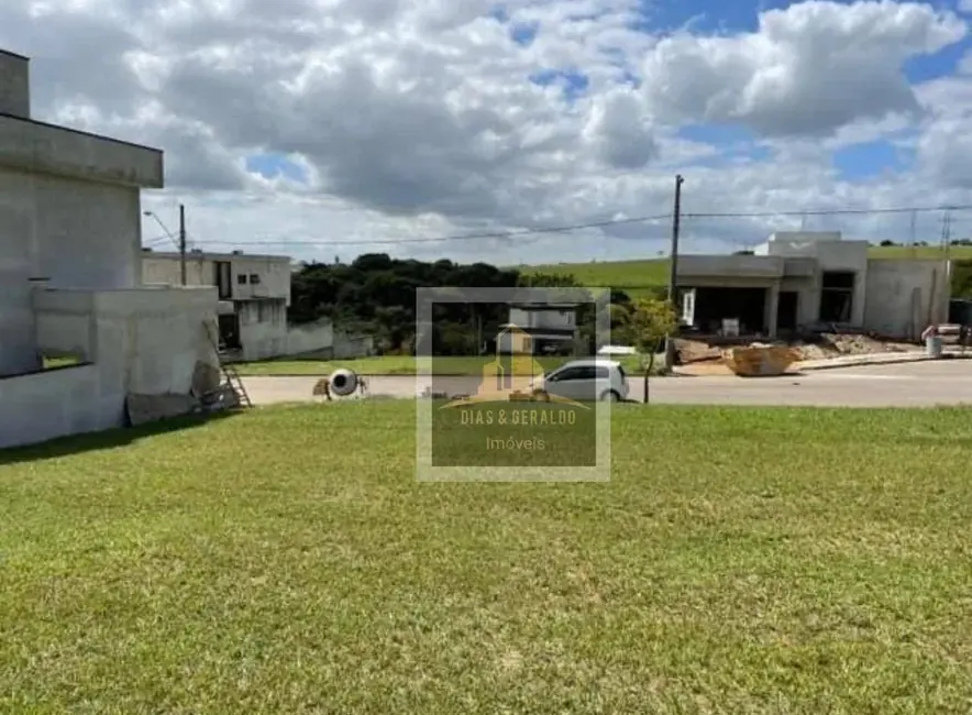 Foto 2 de Terreno / Lote à venda, 300m2 em Cacapava - SP