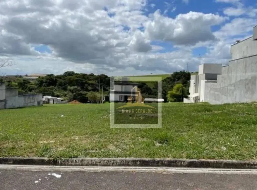 Foto 1 de Terreno / Lote à venda, 300m2 em Cacapava - SP