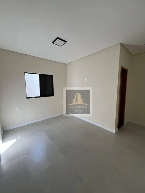 Casa com 3 quartos à venda, 150m2 em Sao Jose Dos Campos - SP - imagem 4 Foto 4 de Casa com 3 quartos à venda, 150m2 em Sao Jose Dos Campos - SP