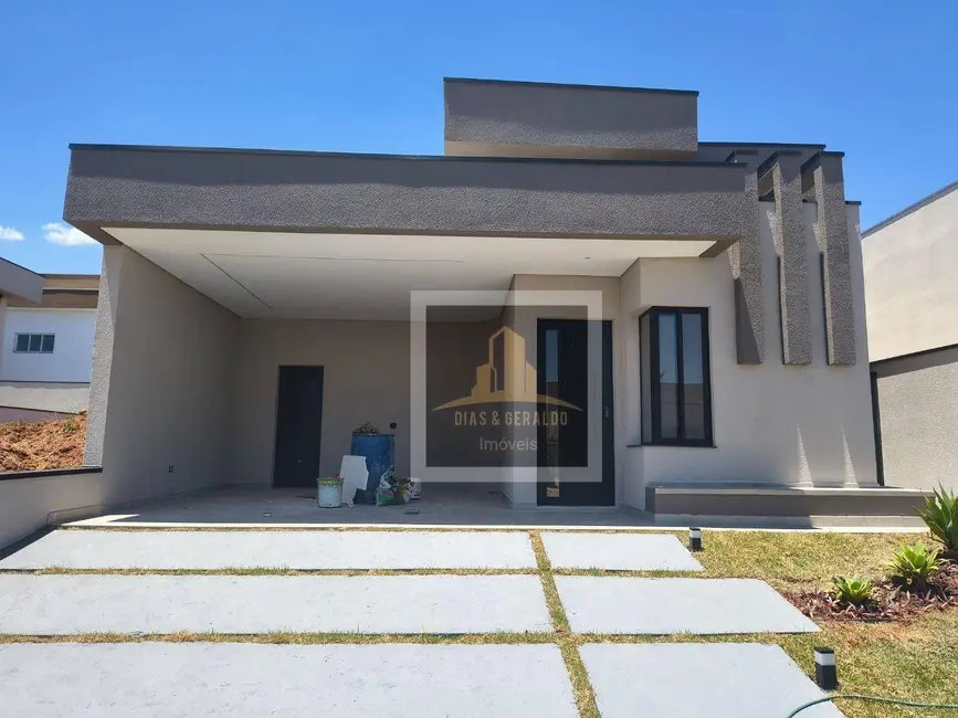 Foto 2 de Casa de Condomínio com 3 quartos à venda, 250m2 em Parque Residencial Maria Elmira, Cacapava - SP