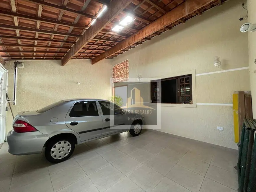 Foto 1 de Sobrado com 3 quartos à venda, 157m2 em Jardim Santa Marina, Jacarei - SP