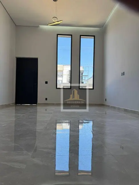 Casa de Condomínio com 3 quartos à venda, 270m2 em Sao Jose Dos Campos - SP - imagem 2 Foto 2 de Casa de Condomínio com 3 quartos à venda, 270m2 em Sao Jose Dos Campos - SP