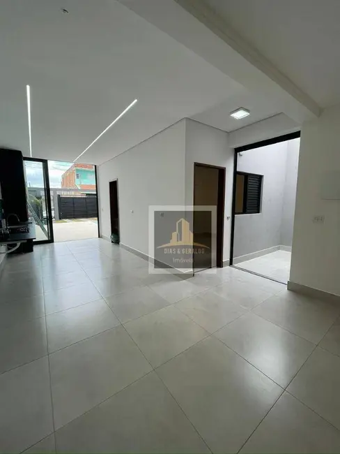 Foto 1 de Casa com 2 quartos à venda, 175m2 em Sao Jose Dos Campos - SP