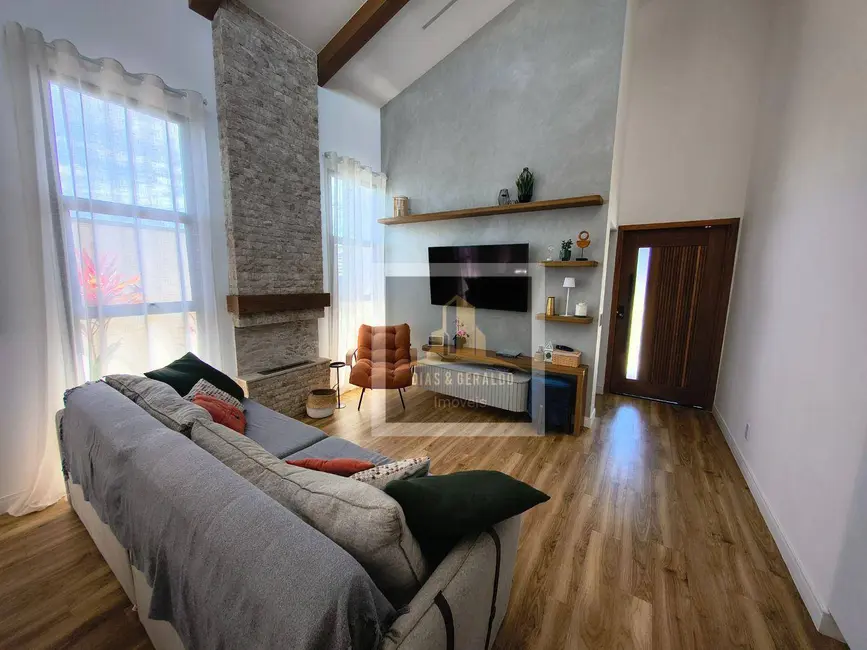 Foto 5 de Casa de Condomínio com 3 quartos à venda, 250m2 em Parque Residencial Maria Elmira, Cacapava - SP